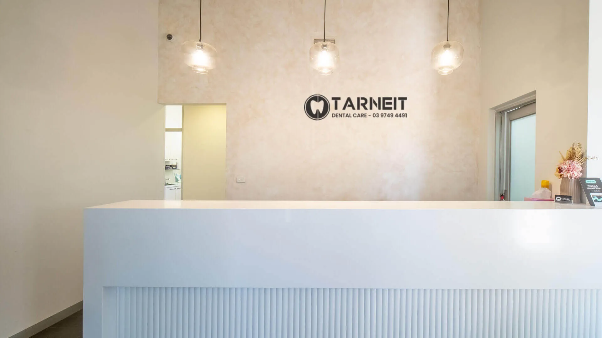 imgi_40_contact-banner-img